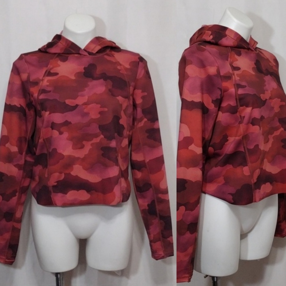 Athleta Red Camo Cropped Hoodie Women’s Pullover Sweatshirt Athleisure Top Small